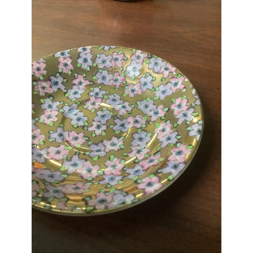 Lmari? Japan- Floral Chintz on gold